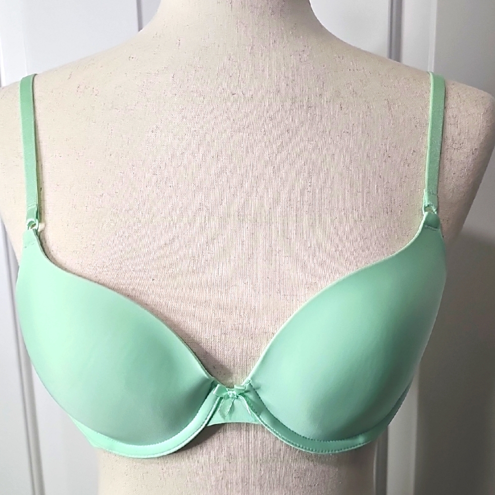 Victoria's Secret Mint Green Lightly Padded Underwire Bra Size 36B